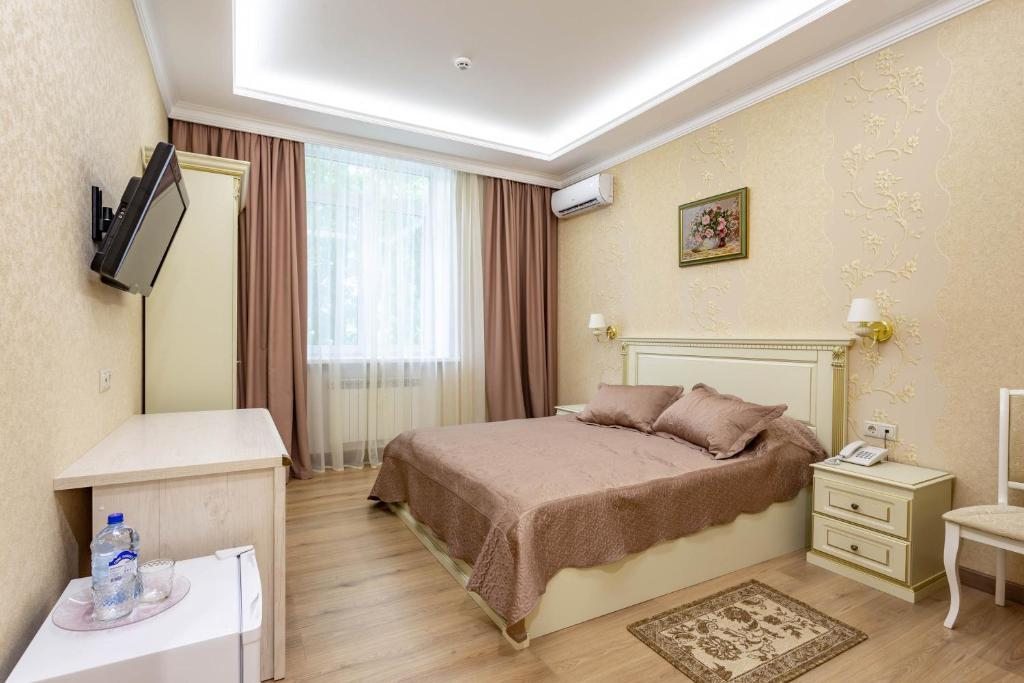 Двухместный (Улучшенный номер с кроватью размера «queen-size») отеля Палермо, Москва