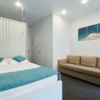 Двухместный (Улучшенный номер с кроватью размера «king-size»), STEPS HOTEL