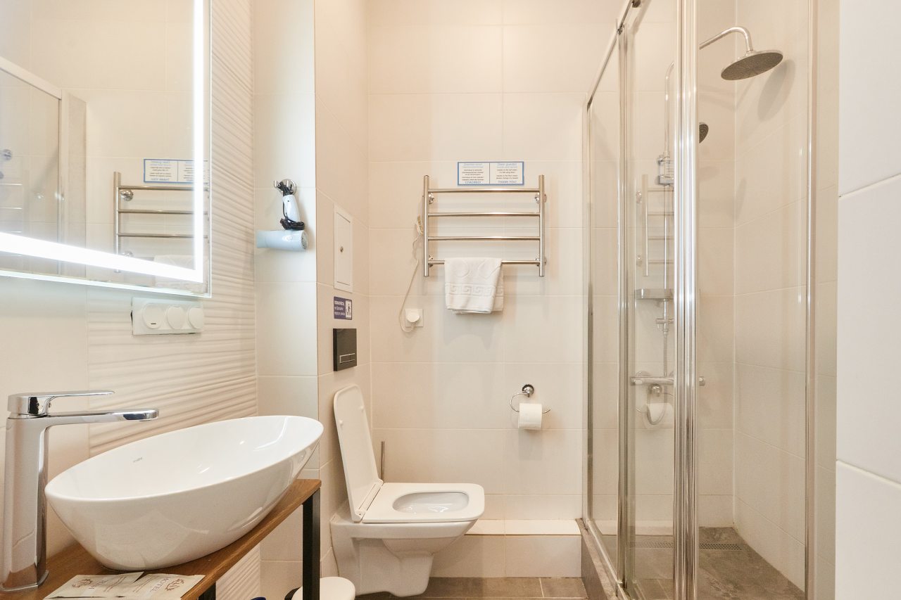Двухместный (Улучшенный номер с кроватью размера «king-size»), STEPS HOTEL