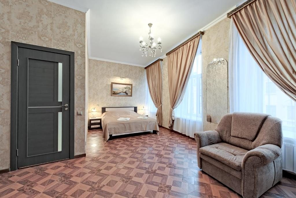 Двухместный (Улучшенный двухместный номер с 1 кроватью) мини-отеля Валери, Санкт-Петербург