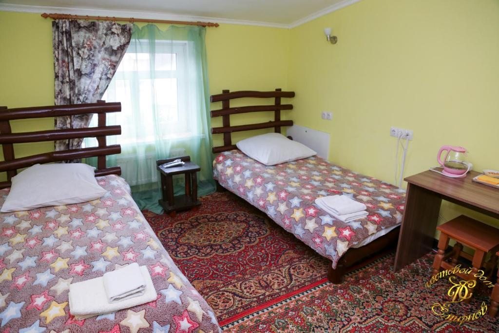 Двухместный (Бюджетный двухместный номер с 2 отдельными кроватями) гостевого дома Смирнов, Пушкино, Московская область