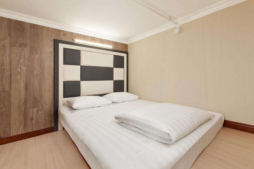 Двухместный (Двухуровневый стандарт с двуспальной кроватью с окном в спортивный зал) гостиницы Crocus Tushino, Москва