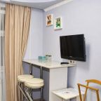 Стандартный двухместный: телевизор и рабочий столик