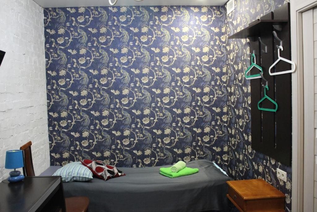 Двухместный (Бюджетный двухместный номер с 2 отдельными кроватями (без окна)) мини-гостиницы AT Home, Санкт-Петербург