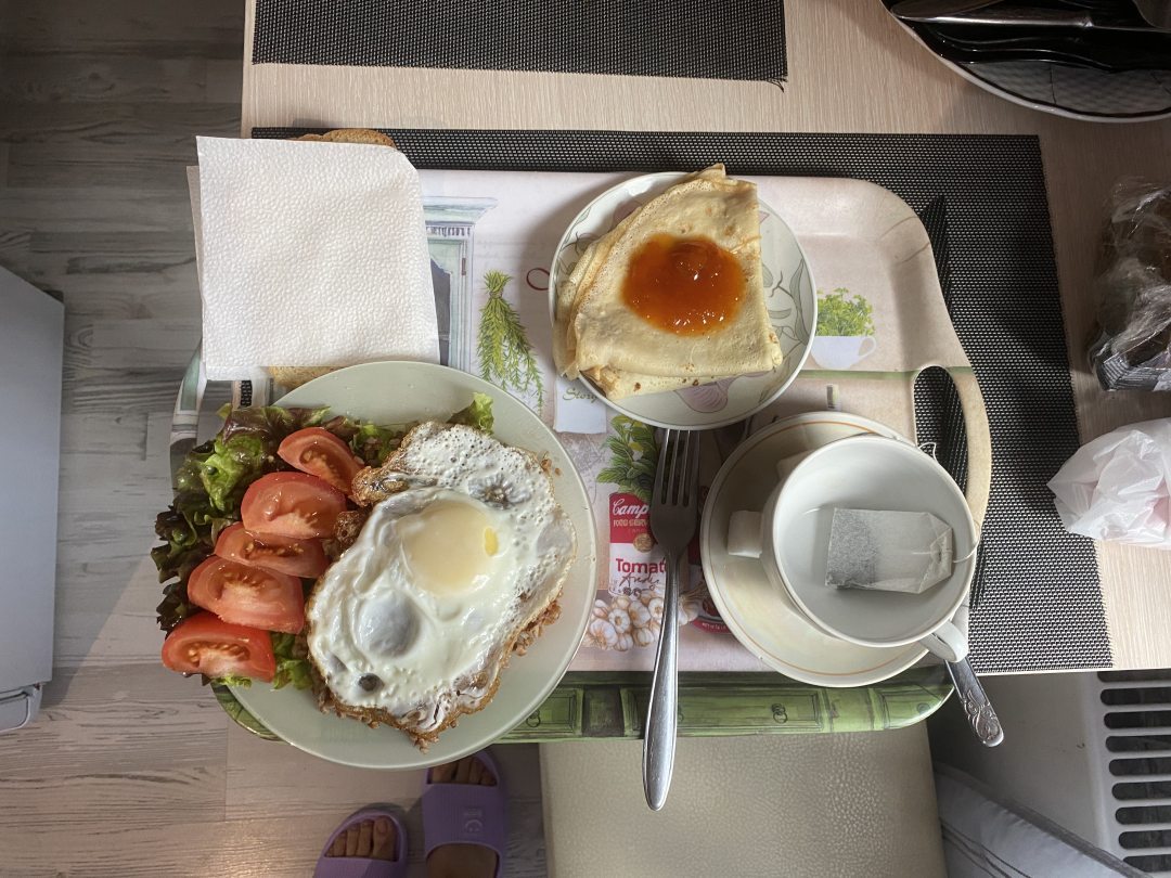 Завтрак в номер, Мини-отель Бонапарт