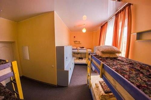Номер (Кровать в общем 6-местном номере) хостела Мегахостел, Оренбург