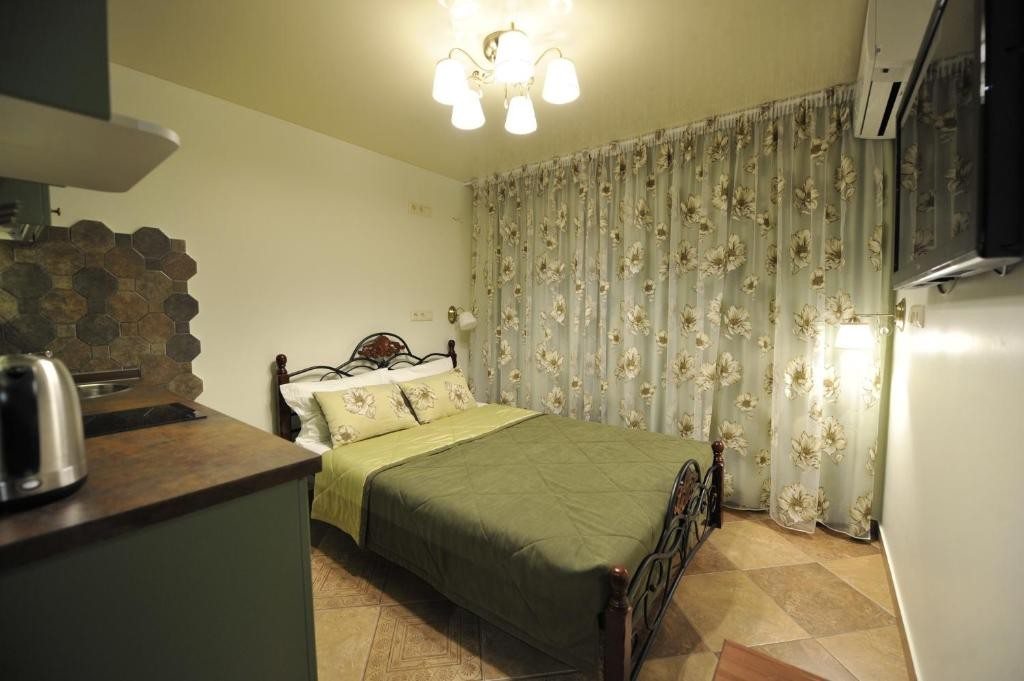 Двухместный (Небольшой двухместный номер с 1 кроватью) мини-гостиницы Кот, Тюмень