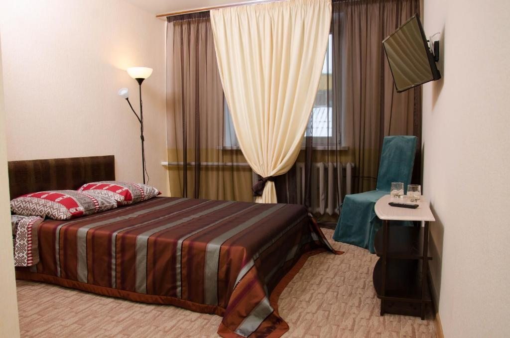 Двухместный (Двухместный номер Делюкс с 1 кроватью и душем) гостиницы Маяк, Тюмень