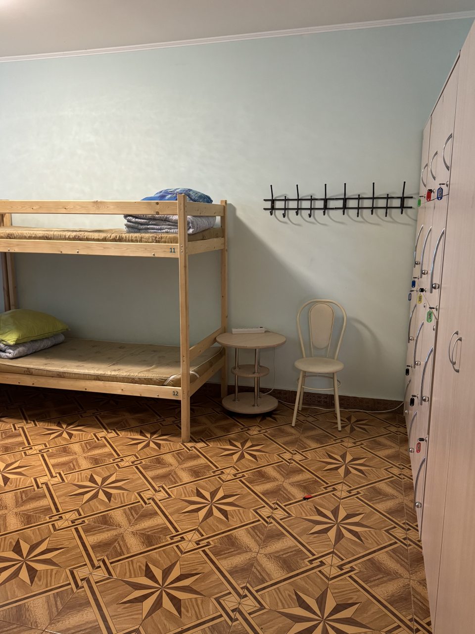 Двенадцатиместный (Хостел), Гостевой дом Цимлянский двор