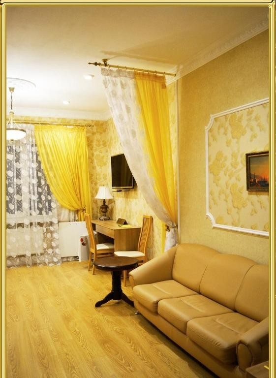 Семейный (Семейный номер с душем) отеля Караван, Петрозаводск