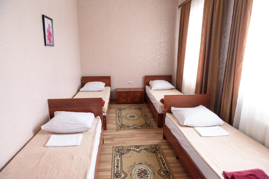 Номер (Кровать в общем 8-местном номере) гостевого дома Уют, Новоукраинское, Краснодарский край