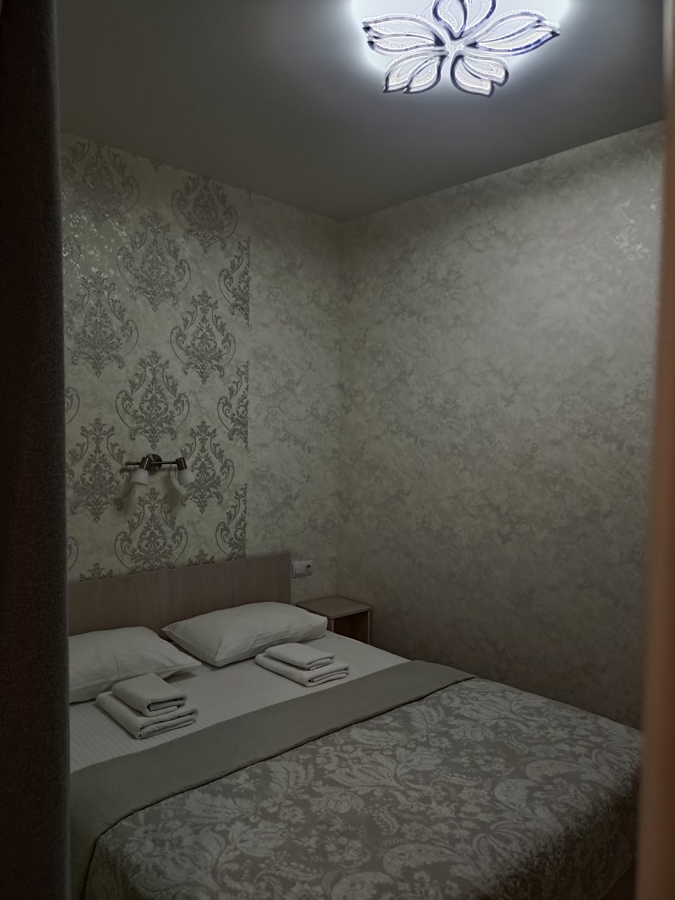 Трехместный, Успенский Двор Центральная