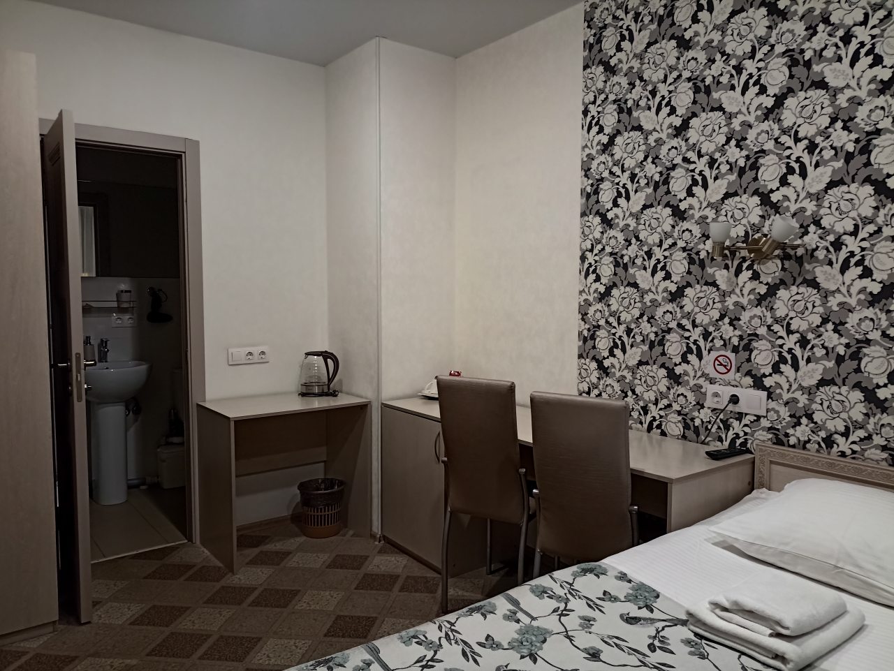 De Luxe (Улучшенный), Успенский Двор Центральная