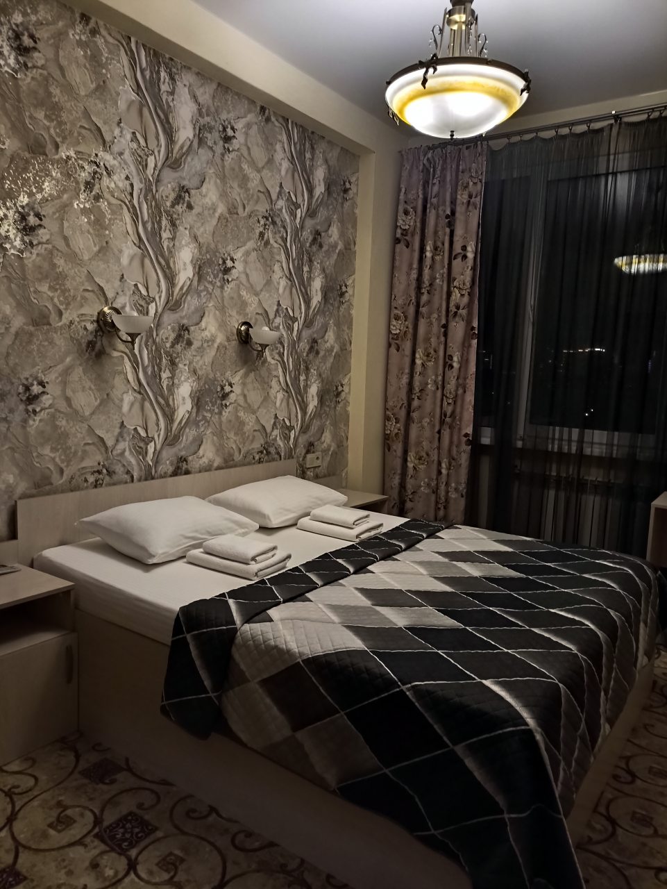 De Luxe (Улучшенный), Успенский Двор Центральная