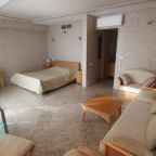 Апартаменты (Трёхкомнатные Апартаменты Luxury (ванная комната в номере, балкон, вид на море)), Курортный отель Бриз