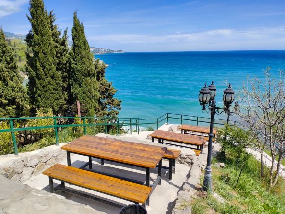 Мангал, Гостиница Зеленый мыс