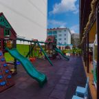 Детская площадка, Отель Гранд Круиз