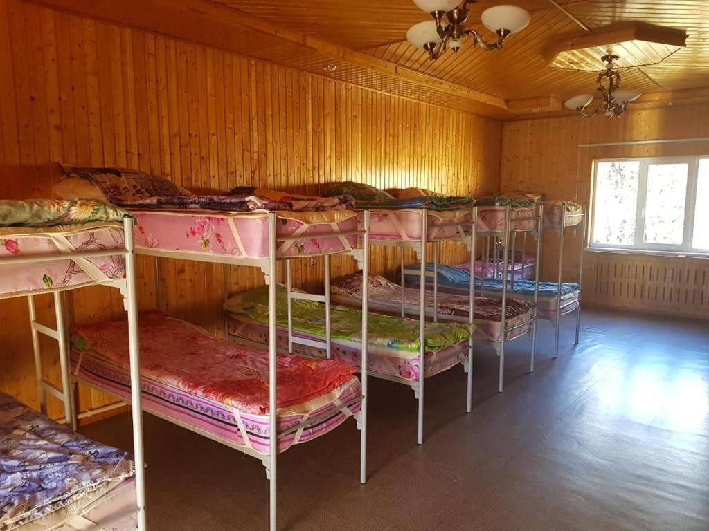 Номер (Односпальная кровать в общем номере) базы отдыха Туристическая база Алибек, Домбай
