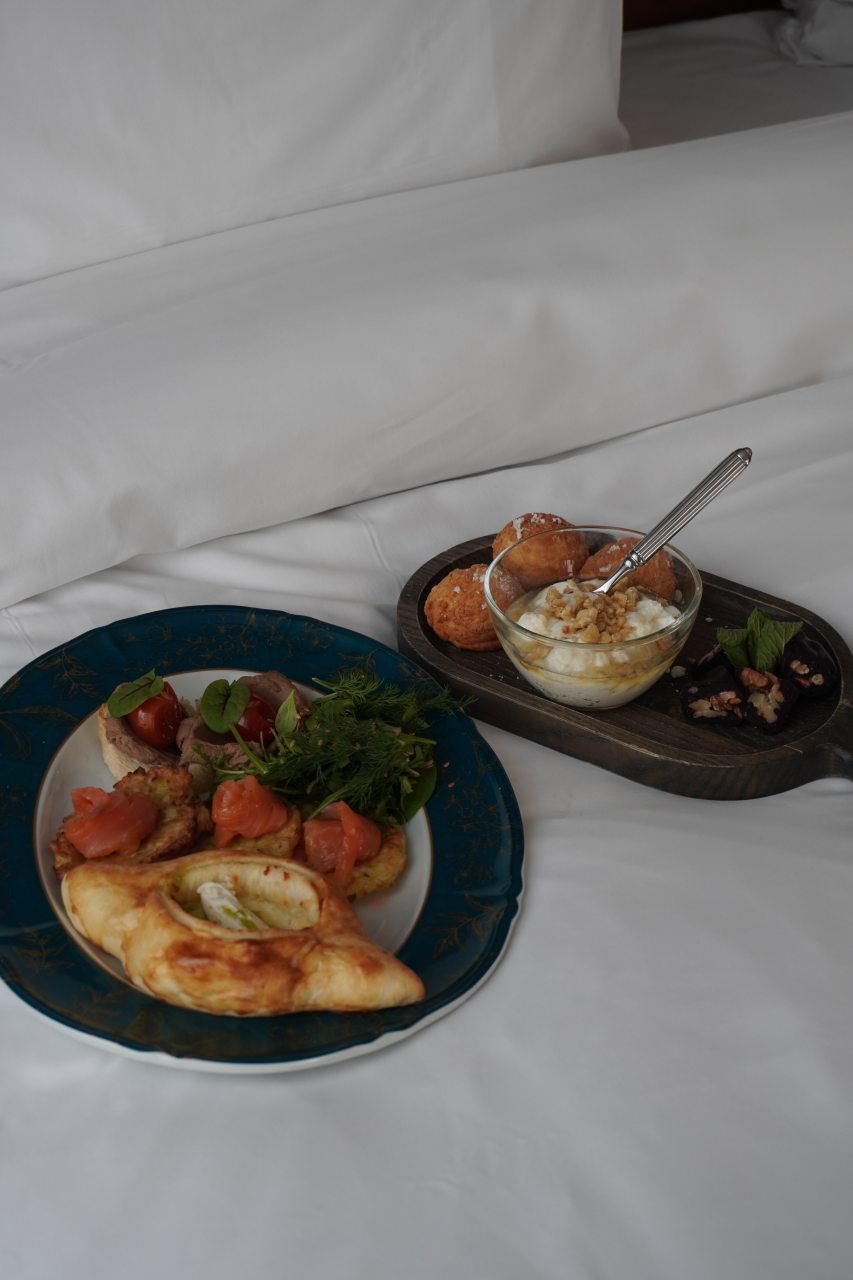 Доставка еды и напитков в номер, Отель Arka Hotel
