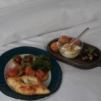 Доставка еды и напитков в номер, Отель Arka Hotel