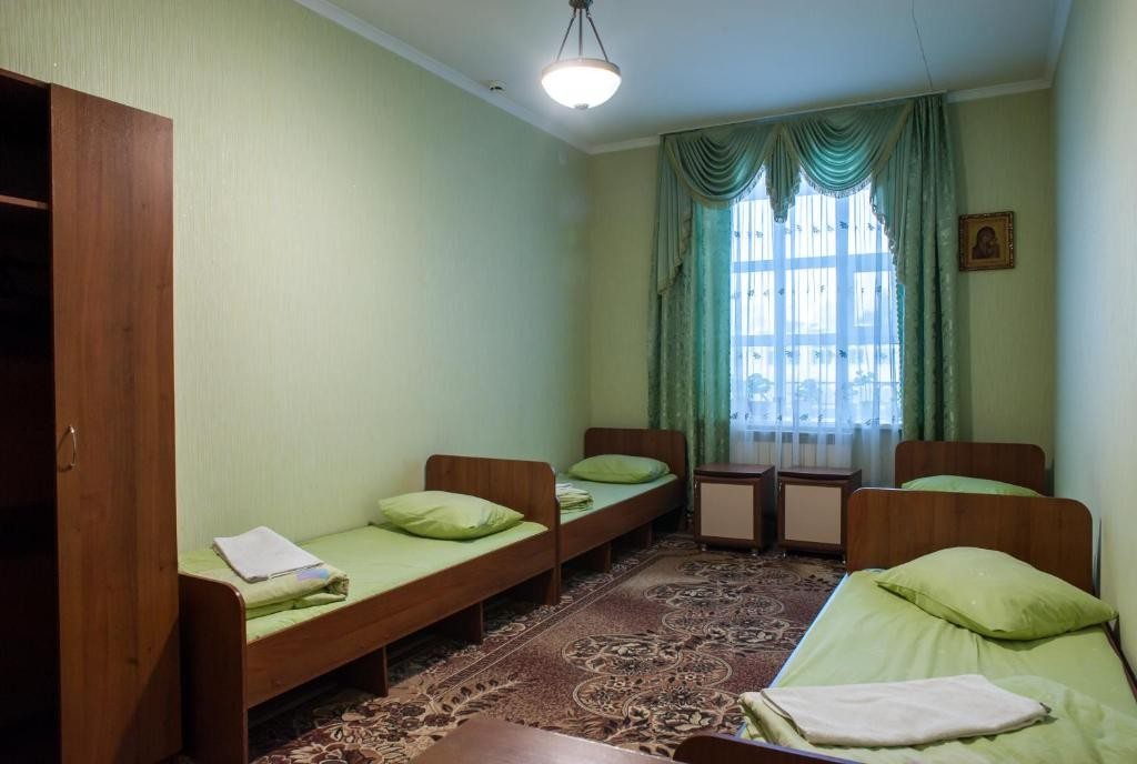 Номер (Односпальная кровать в общем номере с 4 кроватями) отеля Дом паломника при Раифском монастыре, Казань
