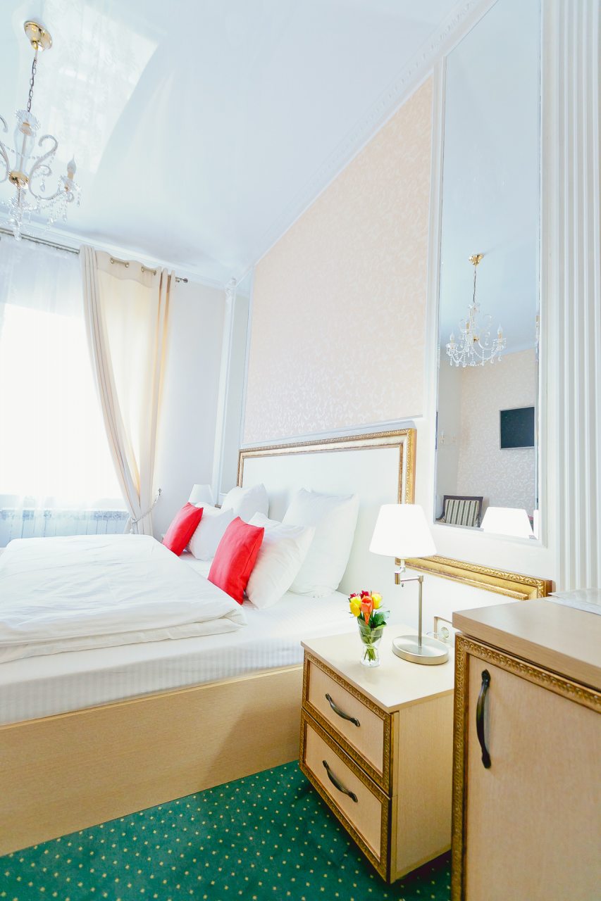 Номер (Премиум с джакузи и кроватью King-size), Гостиница Онегин