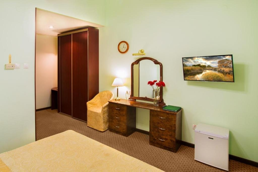 Двухместный (Двухместный номер с 1 кроватью и видом на горы - Здание «Салют») отеля Мыс Видный, Хоста