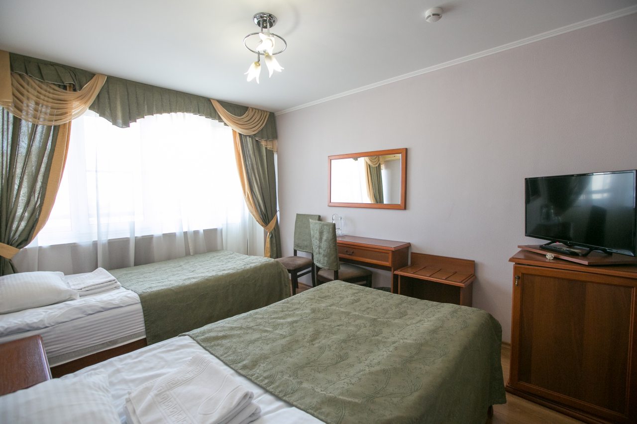 Двухместный (Стандарт с двумя раздельными кроватями) гостиницы Бригантина, Новороссийск