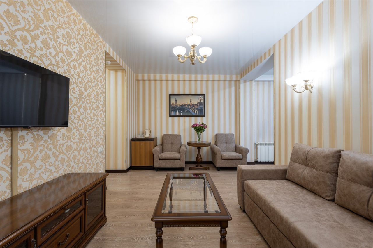 Номер (Люкс двухкомнатный без балкона), Гостевой дом Golden House