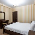Номер (Люкс двухкомнатный без балкона), Гостевой дом Golden House