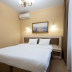Двухместный (Стандарт с балконом), Гостевой дом Golden House