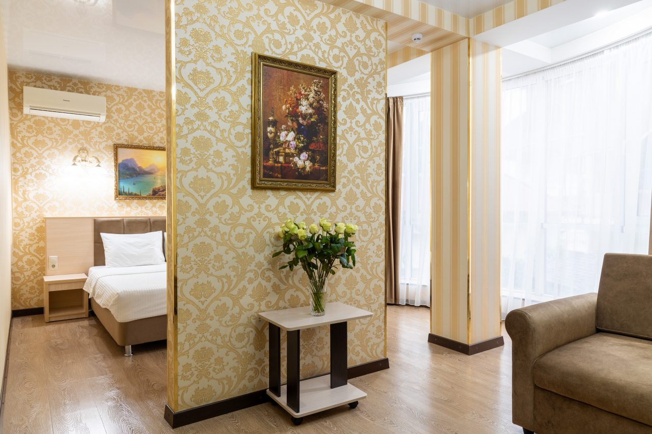 Люкс (Комната люкс), Гостевой дом Golden House
