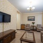 Номер (Люкс двухкомнатный без балкона), Гостевой дом Golden House