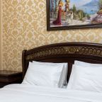 Номер (Люкс двухкомнатный без балкона), Гостевой дом Golden House