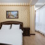 Номер (Люкс двухкомнатный без балкона), Гостевой дом Golden House