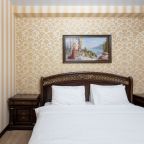 Номер (Люкс двухкомнатный без балкона), Гостевой дом Golden House