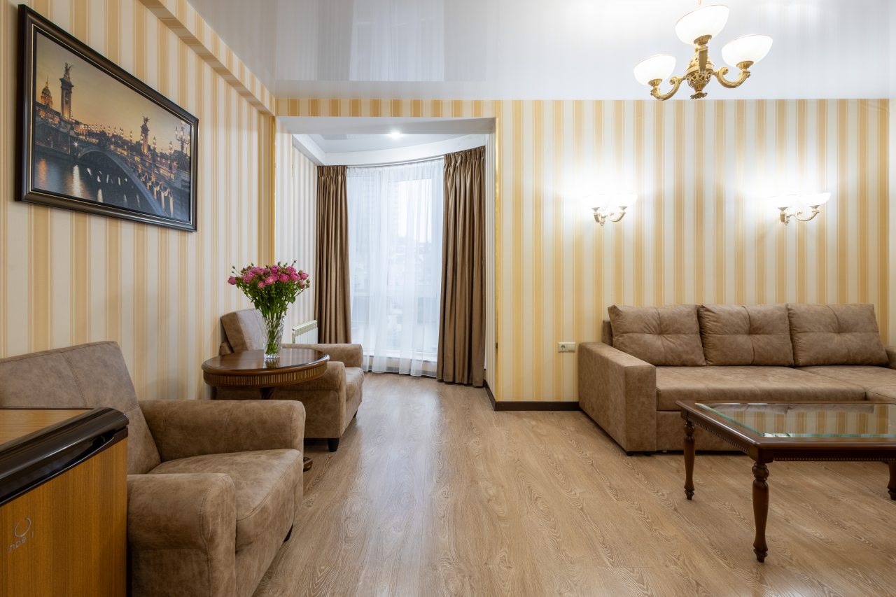 Номер (Люкс двухкомнатный без балкона), Гостевой дом Golden House