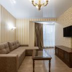 Номер (Люкс двухкомнатный без балкона), Гостевой дом Golden House
