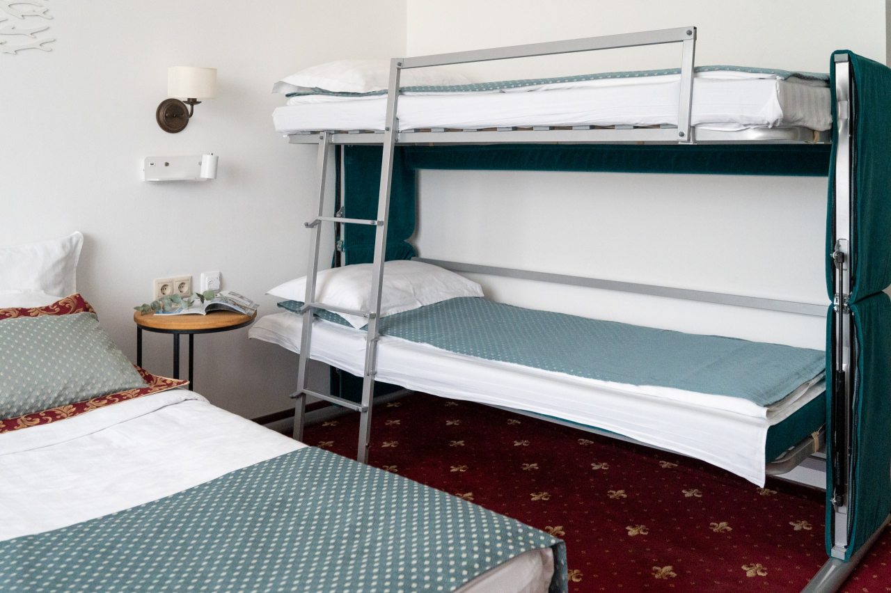 Двухъярусный диван