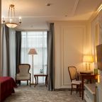 Семейный (Семейный Делюкс. Двухкомнатный номер с видом на город), Гранд Отель Эмеральд