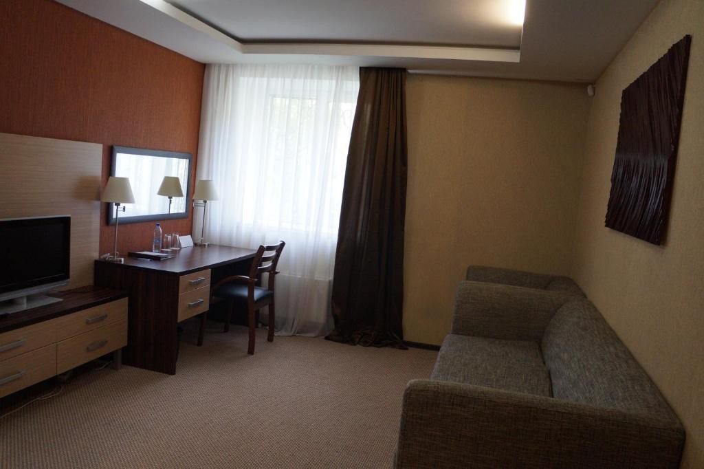 Сьюит (Люкс с кроватью размера «king-size») гостиницы НН18, Екатеринбург