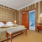 Полулюкс, Бутик-Отель Автор