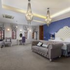 Полулюкс (Автор), Бутик-Отель Автор