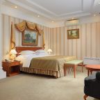 Люкс (Suite Golden Garden), Бутик-Отель Автор