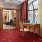 Люкс (Suite Golden Garden), Бутик-Отель Автор