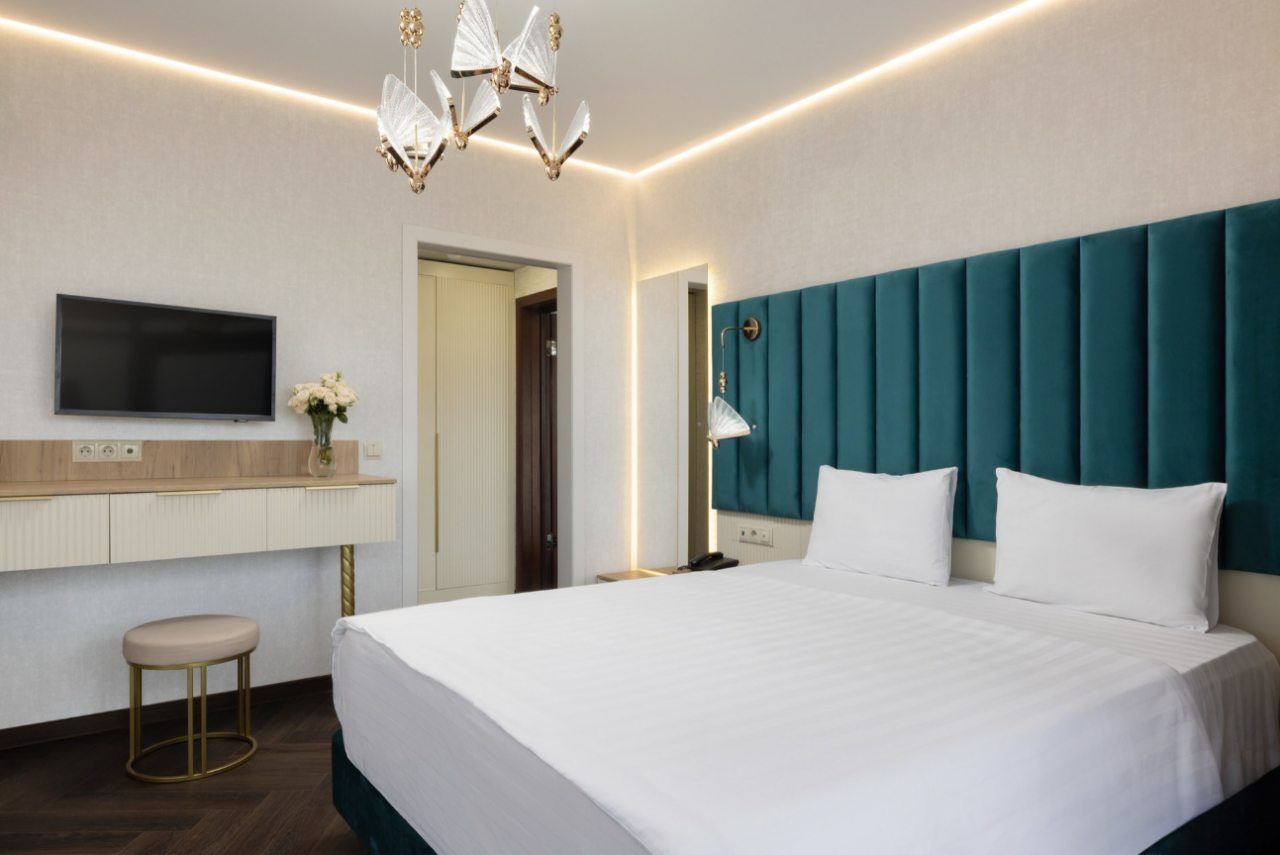 Делюкс (С балконом), Отель SM Royal by Stellar Hotels Adler