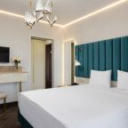 Делюкс (С балконом), Отель SM Royal by Stellar Hotels Adler