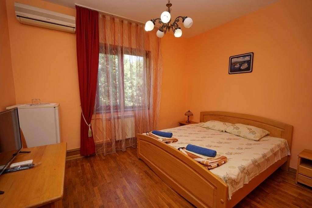 Двухместный (Улучшенный двухместный номер с 1 кроватью или 2 отдельными кроватями) гостевого дома Сириус, Лазаревское