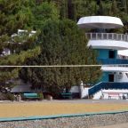 Волейбольная площадка в курортном отеле «Морской уголок»