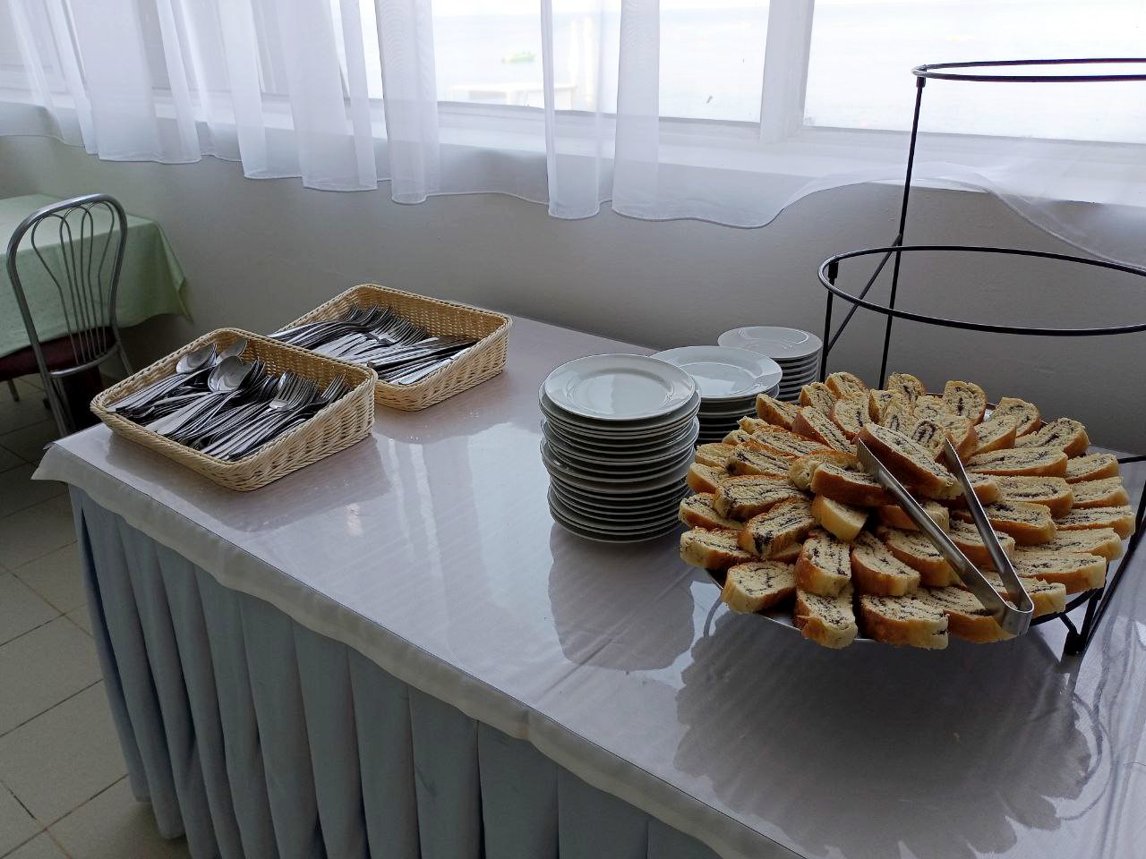 Шведская линия в курортном отеле «Морской уголок»